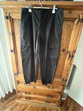 Levi’s Black Cargo Pants - Casual Utility Style size 32 NWOT